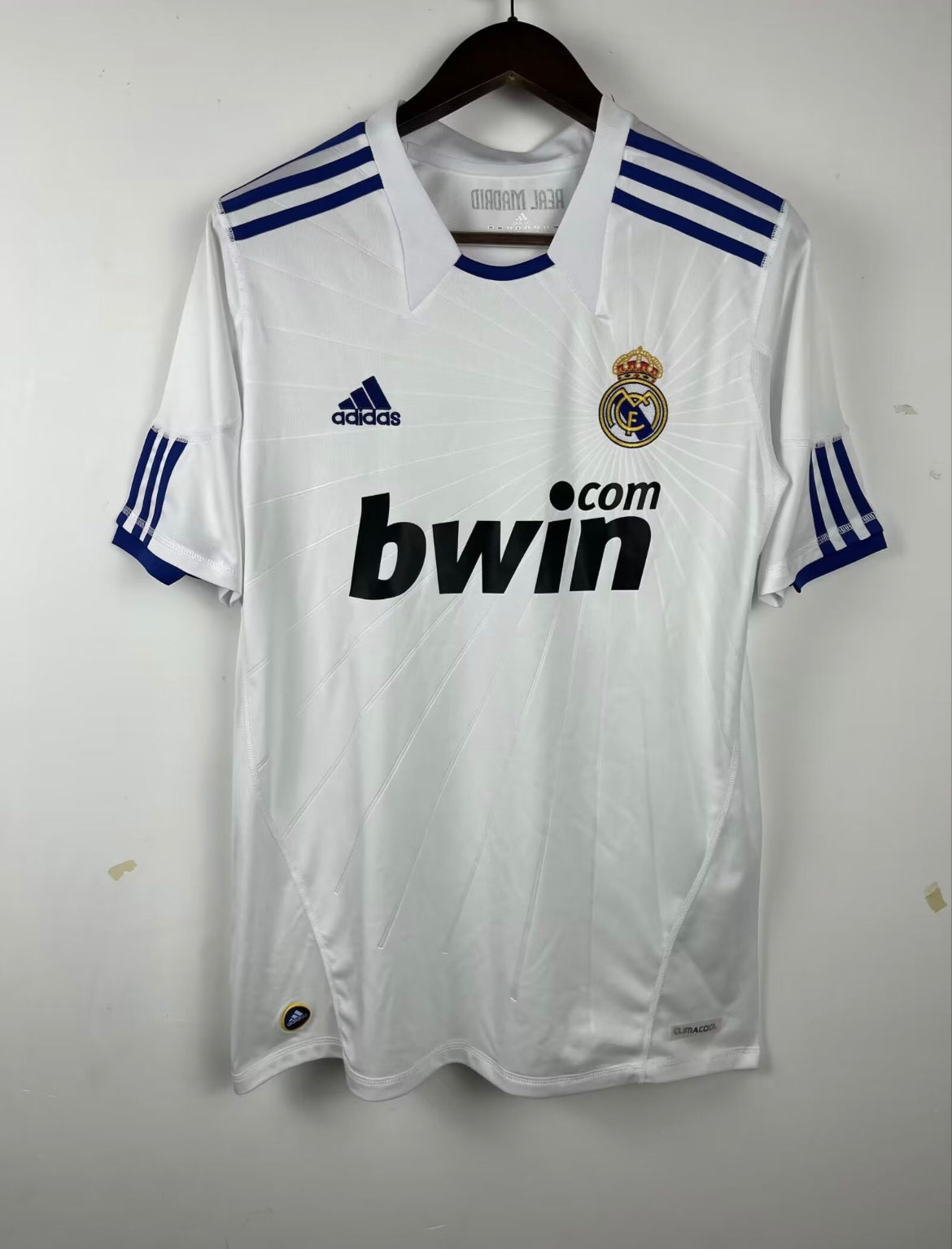 Real Madrid Soccer Jersey 2010/11 Home Edition