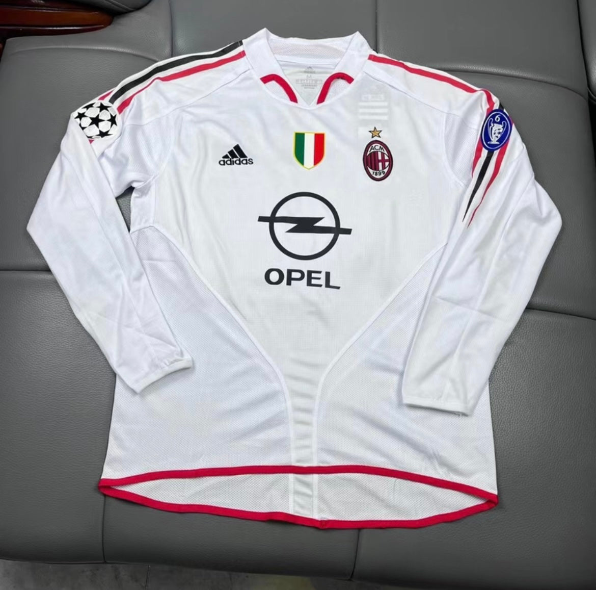 2004/05 AC Milan Away Shirt with Long Sleeves