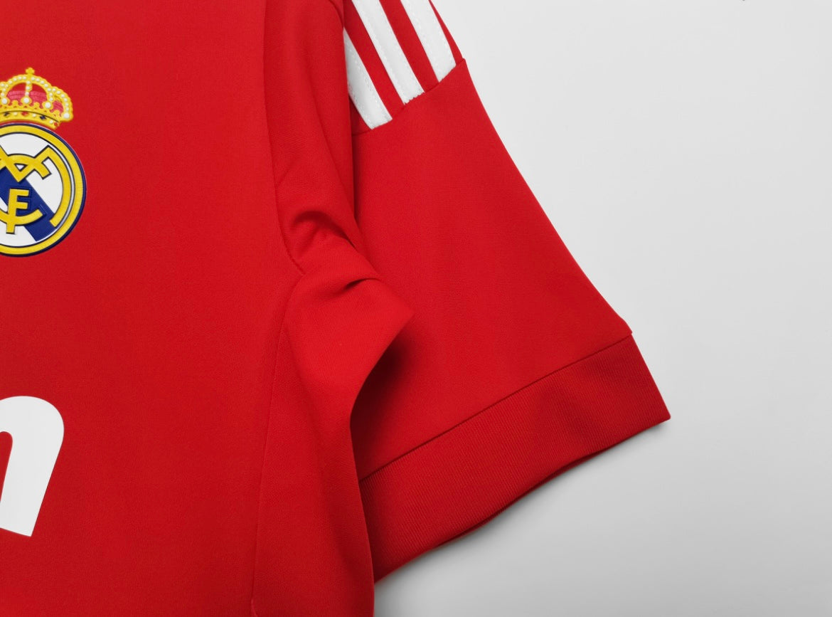 Real Madrid 2011/12 Alt Jersey