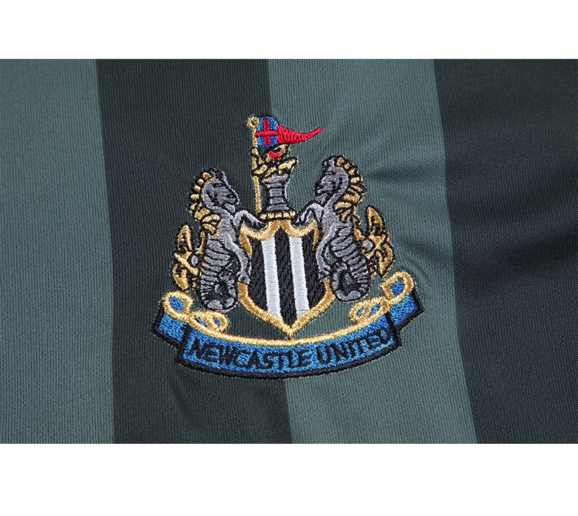 Newcastle United 2004/05 Away Soccer Jersey