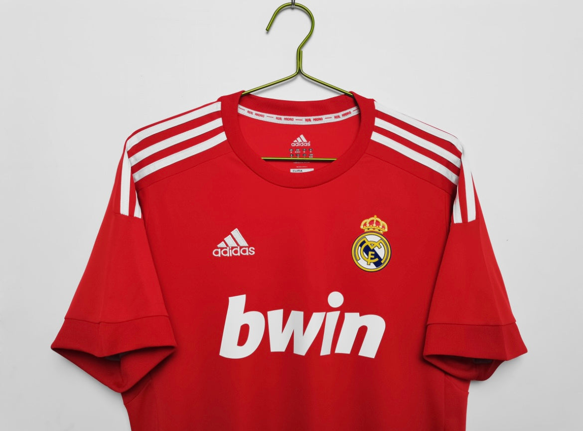 Real Madrid 2011/12 Alt Jersey