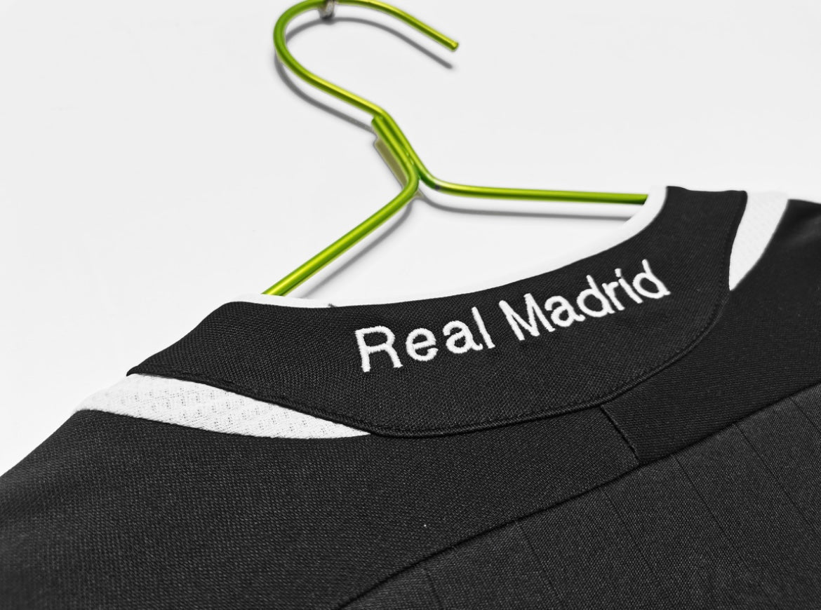 Real Madrid 2006/07 Away Jersey - Long Sleeve Edition