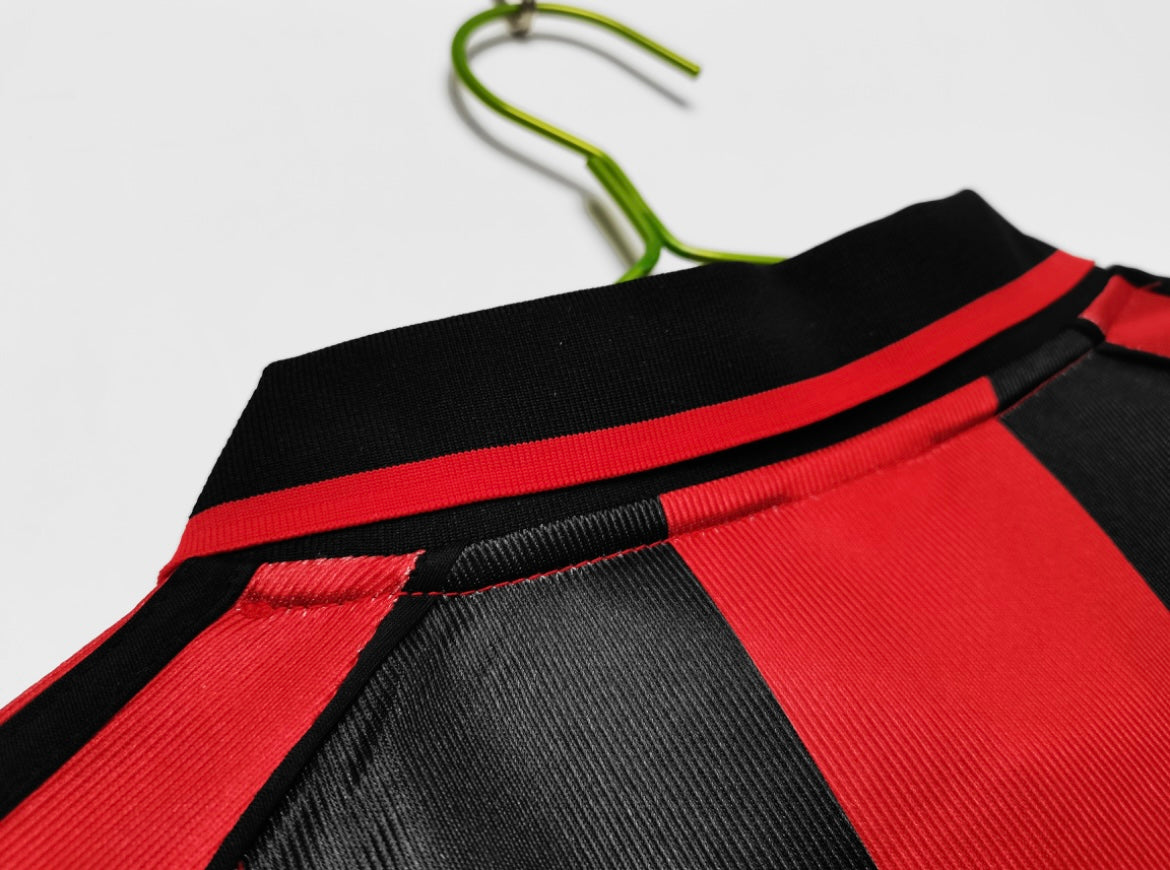 Vintage AC Milan 1998/99 Jersey Replica