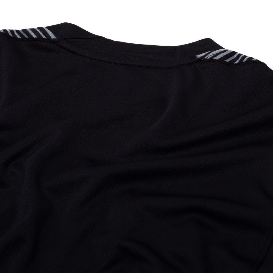 Chelsea 25/26 Goalkeeper Jersey - Fast Delivery