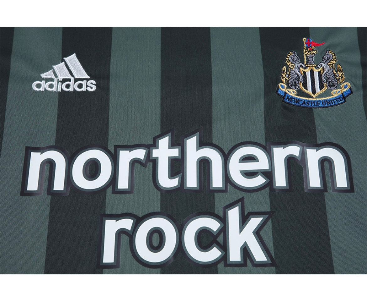 Newcastle United 2004/05 Away Soccer Jersey